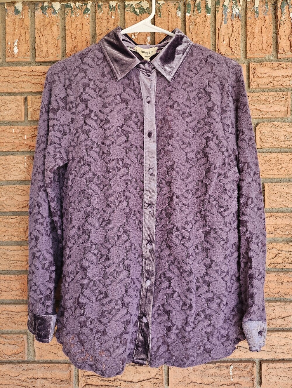 Umgee Lavender Lace Button-Down Shirt with Velvet Trim Size S